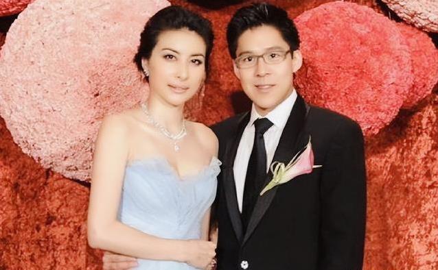 门得来的, 光都落在她, 霍家的体育