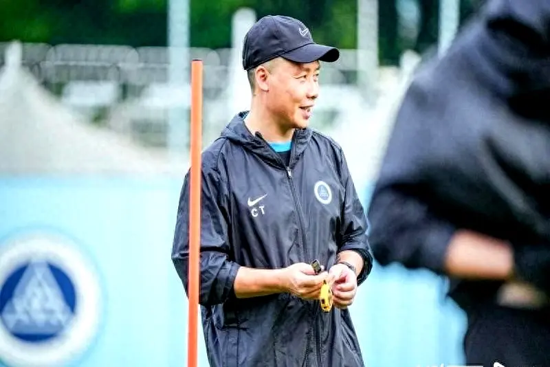 赛都充满了, 起来