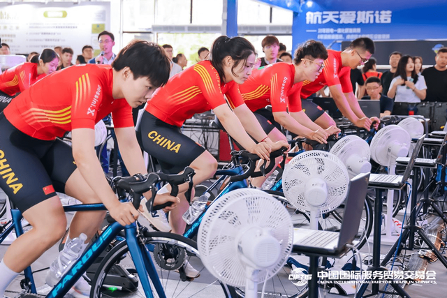 体验, 引领, 融合趋势不