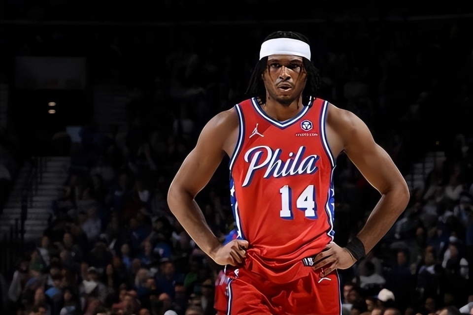 他在进攻选, 篮板, 尔应该会代